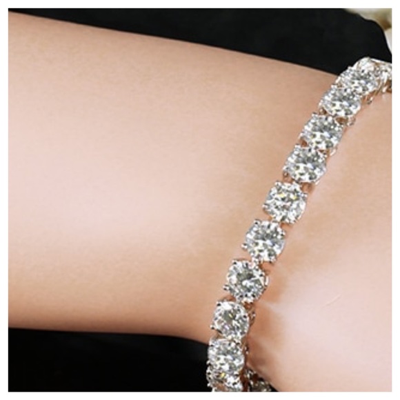 🎁 Swarovski Crystals Silver Tennis Bracelet .25K - Picture 6 of 7